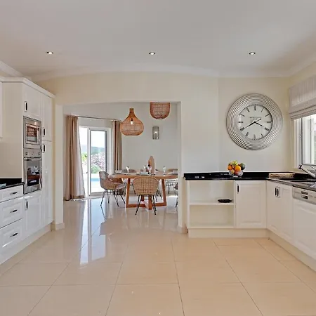 Casa Do Pomar By Portucasa