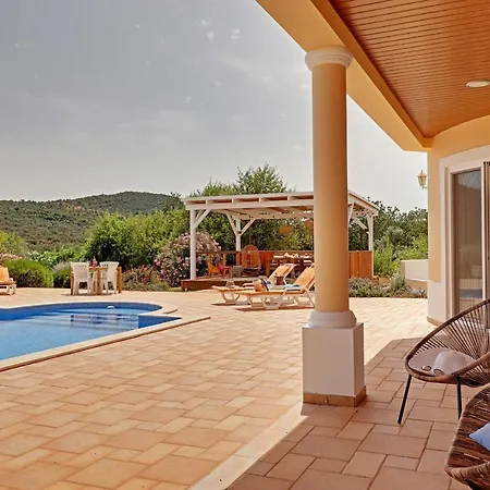 Willa Casa Do Pomar By Portucasa *