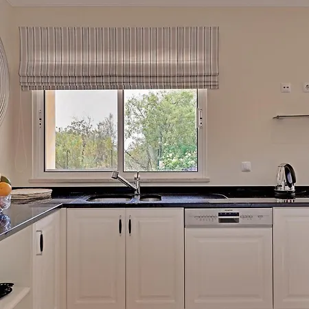 Casa Do Pomar By Portucasa *