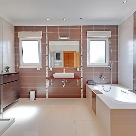 Casa Do Pomar By Portucasa Alte